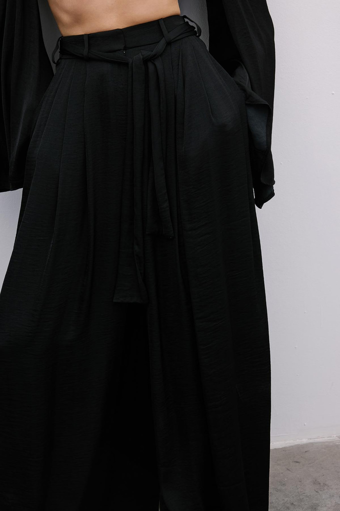 Pleated Wide-Leg Black Trousers