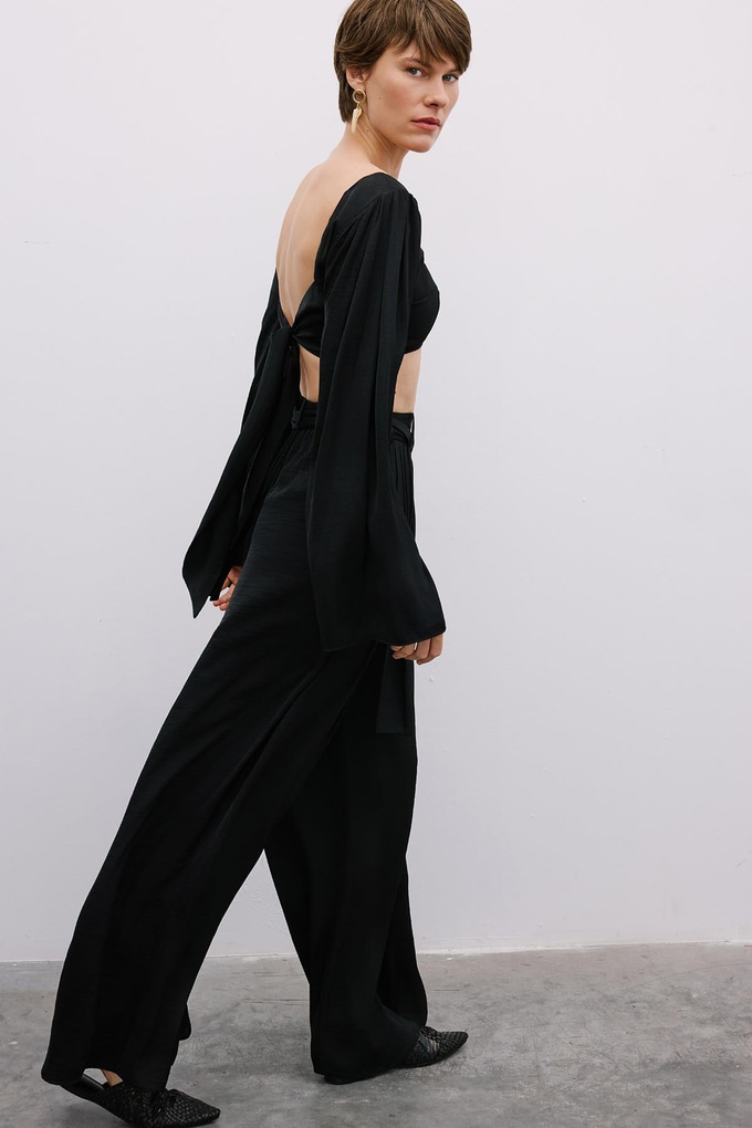 Pleated Wide-Leg Black Trousers