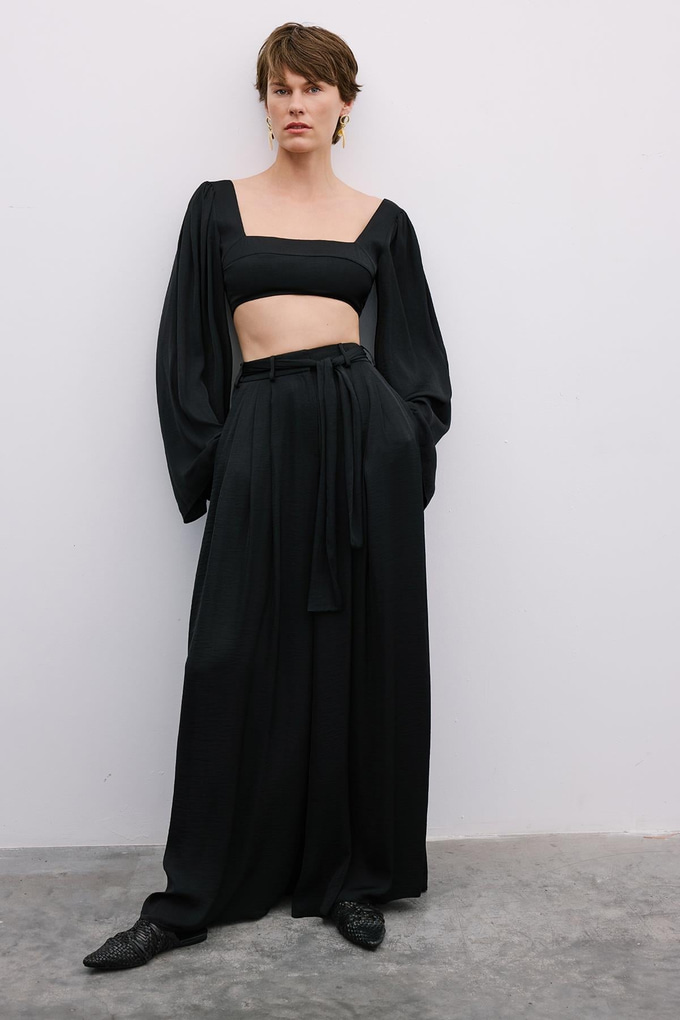 Pleated Wide-Leg Black Trousers