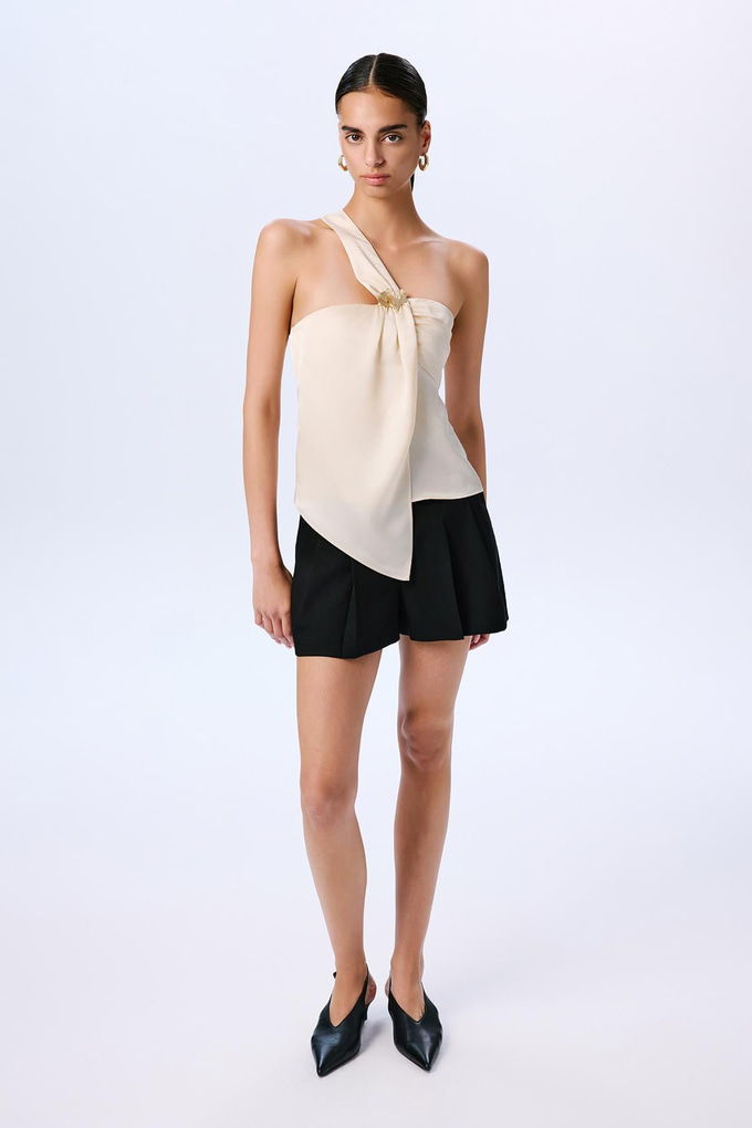 Broş Detaylı Şık Bej Bluz