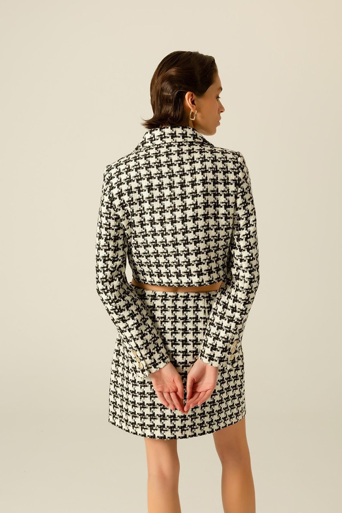 Cep Kapağı Detaylı Ekru Crop Tüvit Ceket