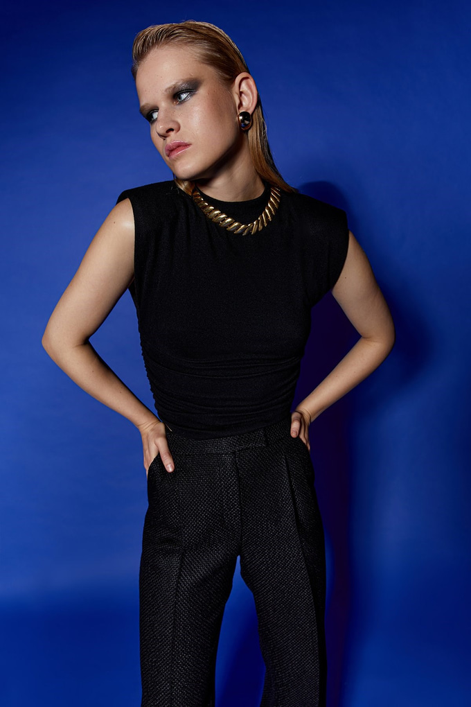 Drape Detaylı Siyah Basic Top