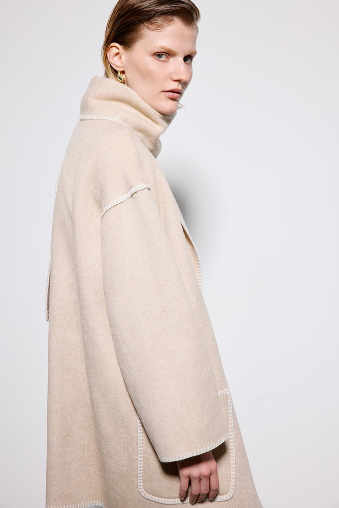 Düşük Omuzlu Uzun Bej Kaban