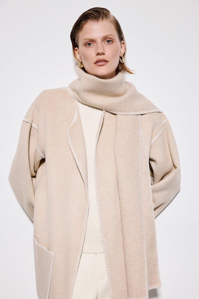 Düşük Omuzlu Uzun Bej Kaban