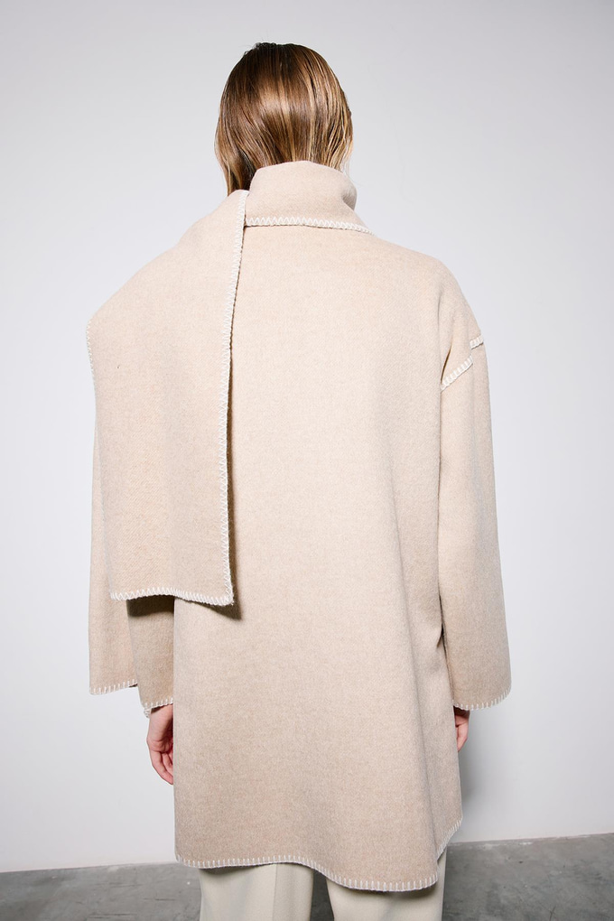 Düşük Omuzlu Uzun Bej Kaban