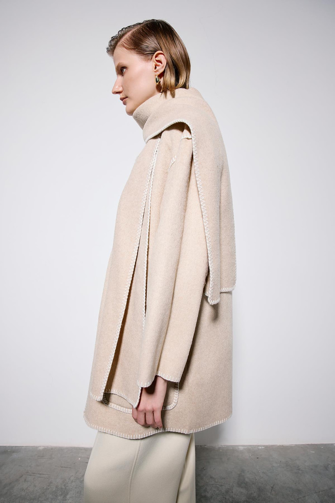 Düşük Omuzlu Uzun Bej Kaban