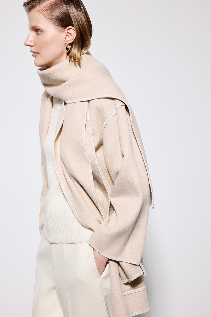 Düşük Omuzlu Uzun Bej Kaban