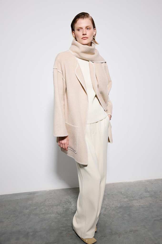 Düşük Omuzlu Uzun Bej Kaban