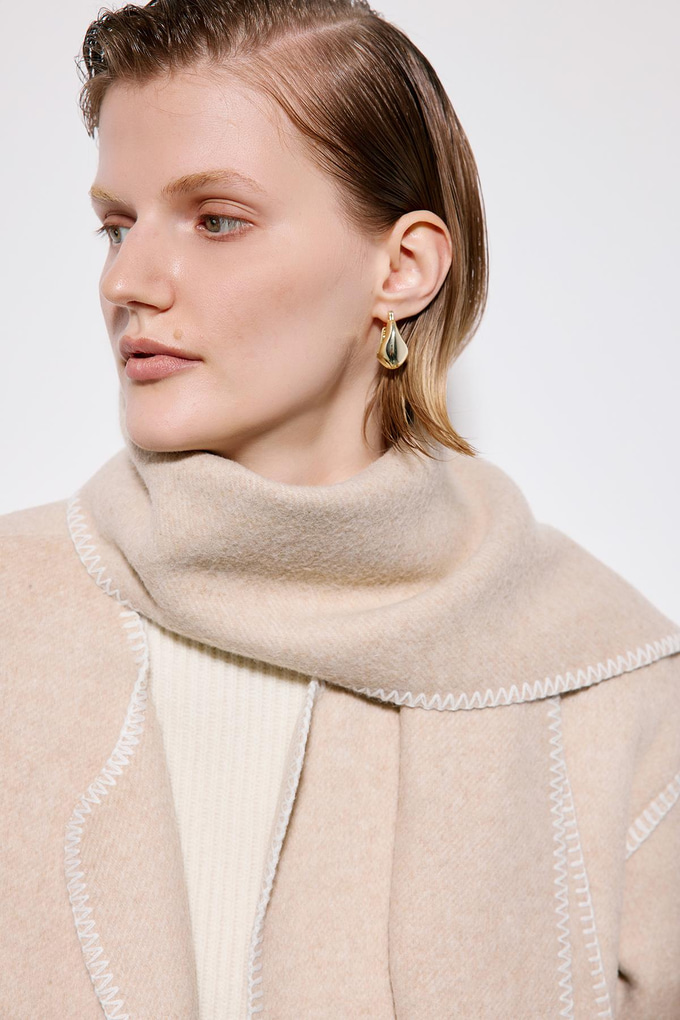 Düşük Omuzlu Uzun Bej Kaban