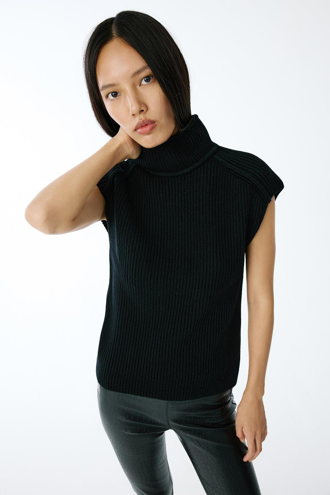 Hakim Yaka Siyah Triko Bluz