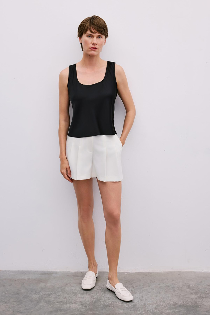 Kalın Askılı Kare Yaka Siyah Bluz