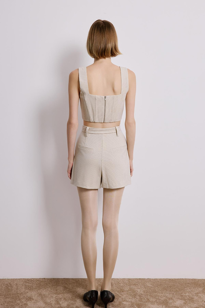 Kemer Detaylı Çizgili Ekru Şort Etek