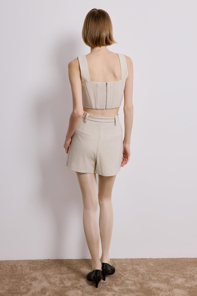 Kemer Detaylı Çizgili Ekru Şort Etek