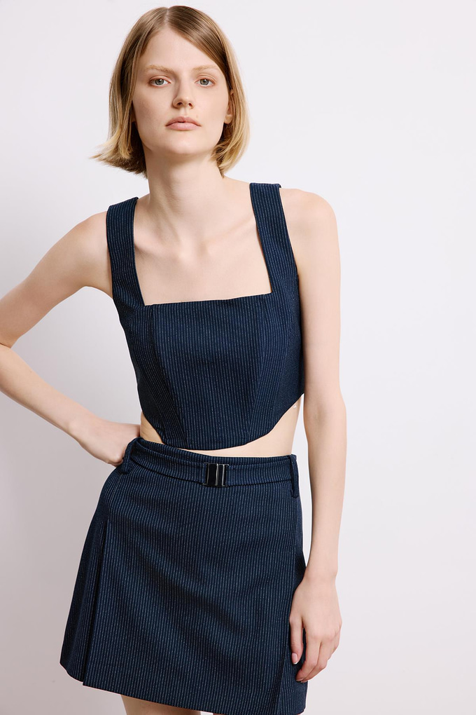 Kemer Detaylı Çizgili Lacivert Şort Etek