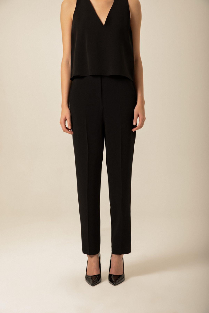 Krep Dokulu Geniş Kesim Siyah Pantolon