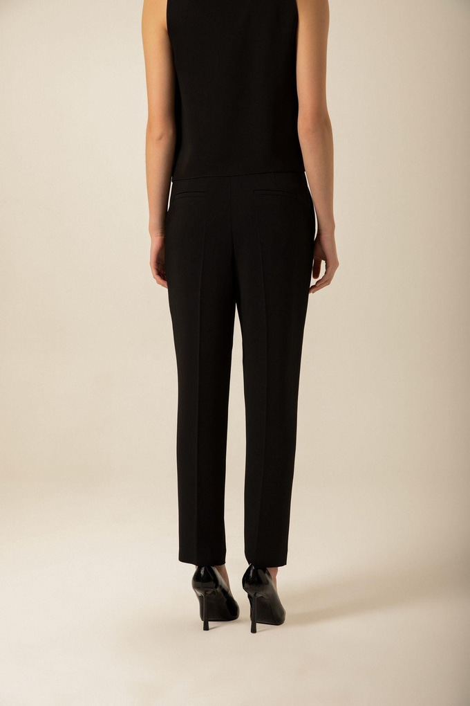 Krep Dokulu Geniş Kesim Siyah Pantolon