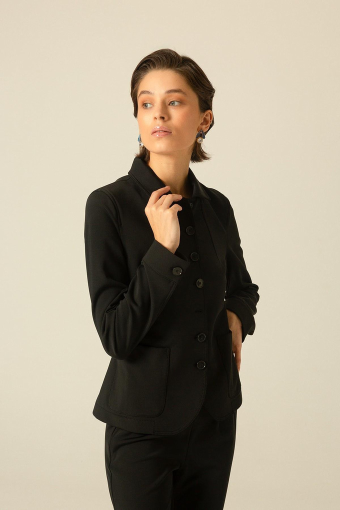 Likralı Düğme Detaylı Siyah Ceket