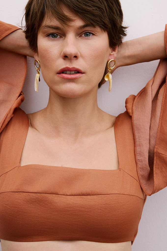 Omuz Bağlamalı Geniş Kollu Somon Crop Bluz