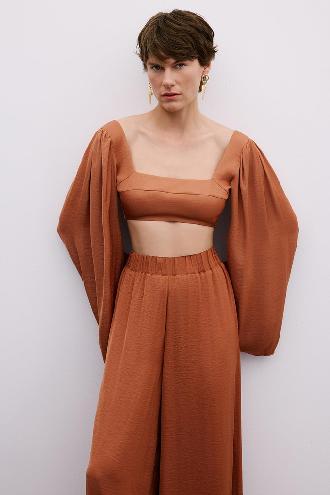 Omuz Bağlamalı Geniş Kollu Somon Crop Bluz