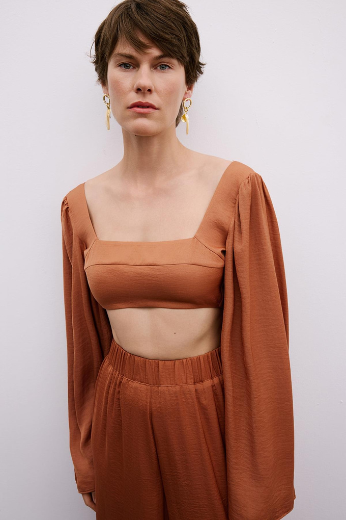 Omuz Bağlamalı Geniş Kollu Somon Crop Bluz