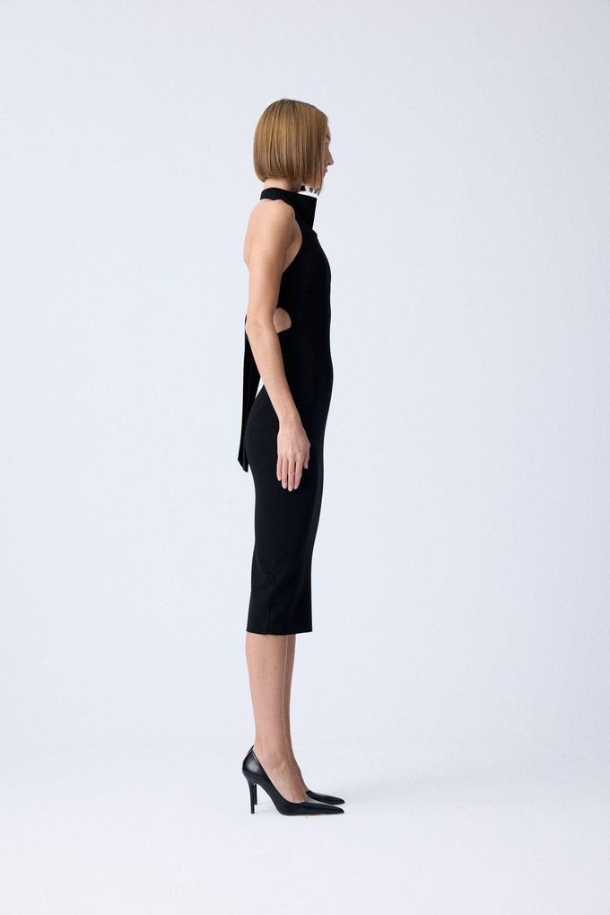 Omuz Dekolte Detaylı Midi Siyah Triko Elbise