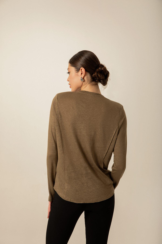 Shoulder Buttoned Knit Ecru Blouse