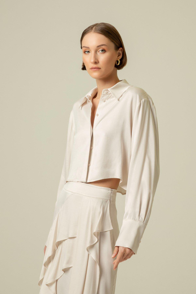 Front Buttoned Relaxed Fit Ecru Crop Shirt