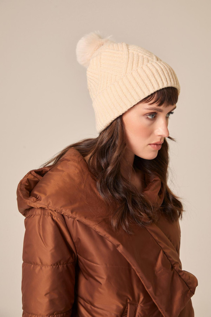 Pom-Pom Detailed Cream Knit Beanie