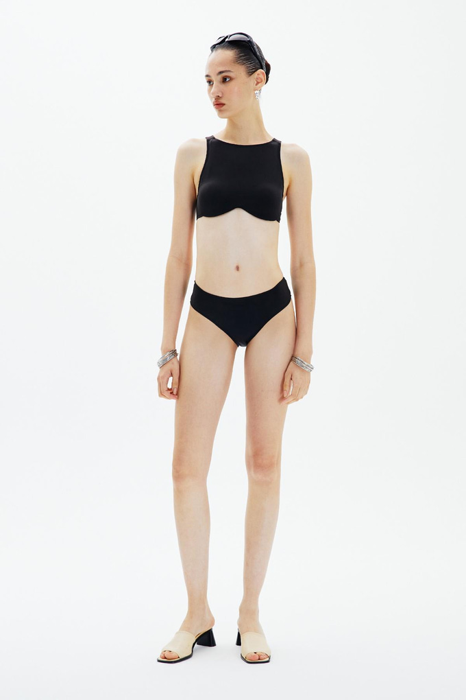 Siyah Bikini Altı
