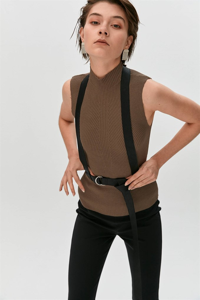 Siyah Metal Tokalı Harness Kemer