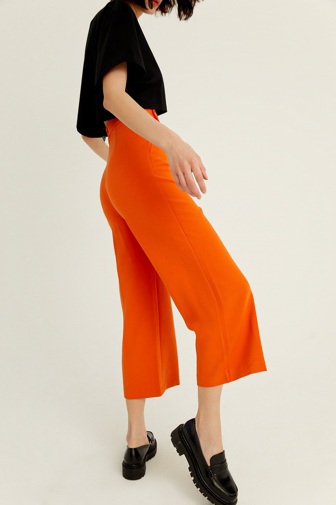 Buttoned Slouchy Trousers