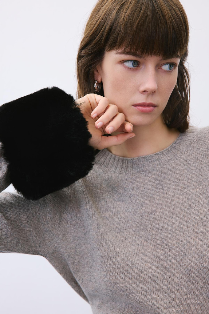 Tüy Dokulu Siyah Kürk Kolluk