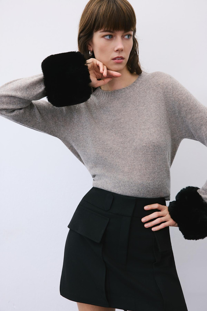 Tüy Dokulu Siyah Kürk Kolluk