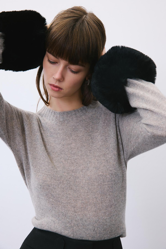 Tüy Dokulu Siyah Kürk Kolluk