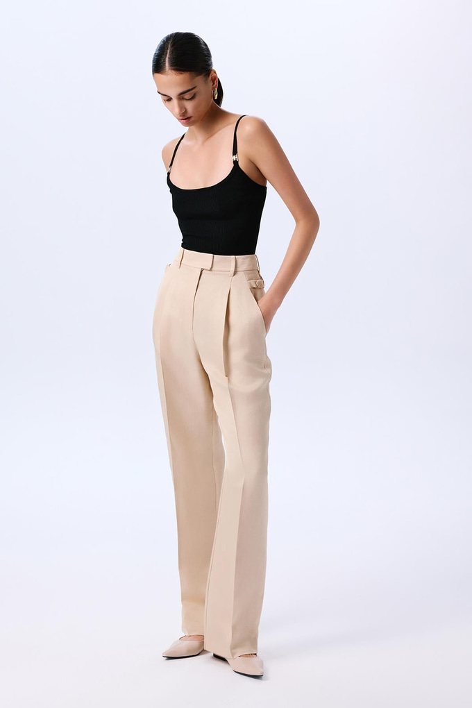 Ütü İzi Detaylı Bej Pileli Pantolon