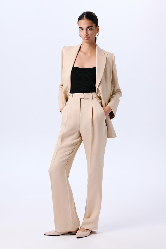Ütü İzi Detaylı Bej Pileli Pantolon