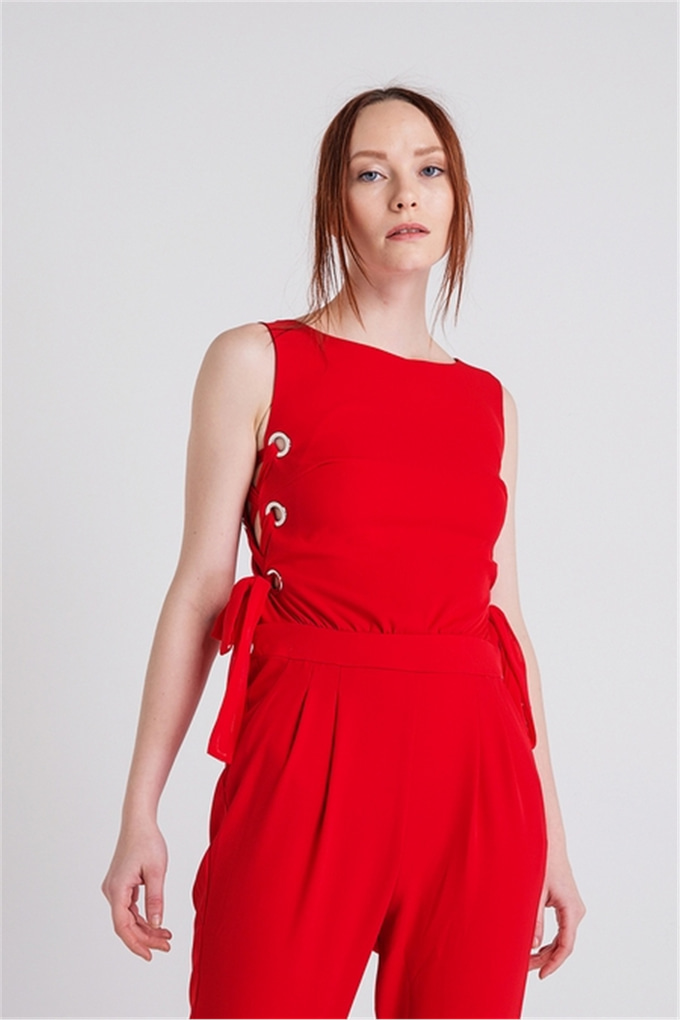 Yanları Bağlama Detaylı Kırmızı Tulum