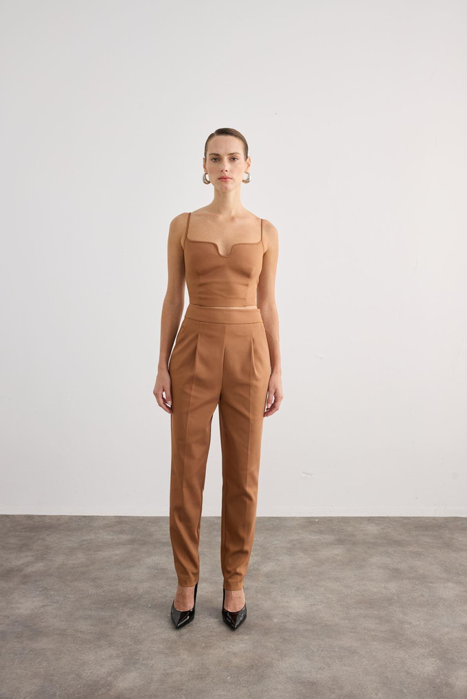 Yüksek Belli Önü Pileli Tütün Pantolon