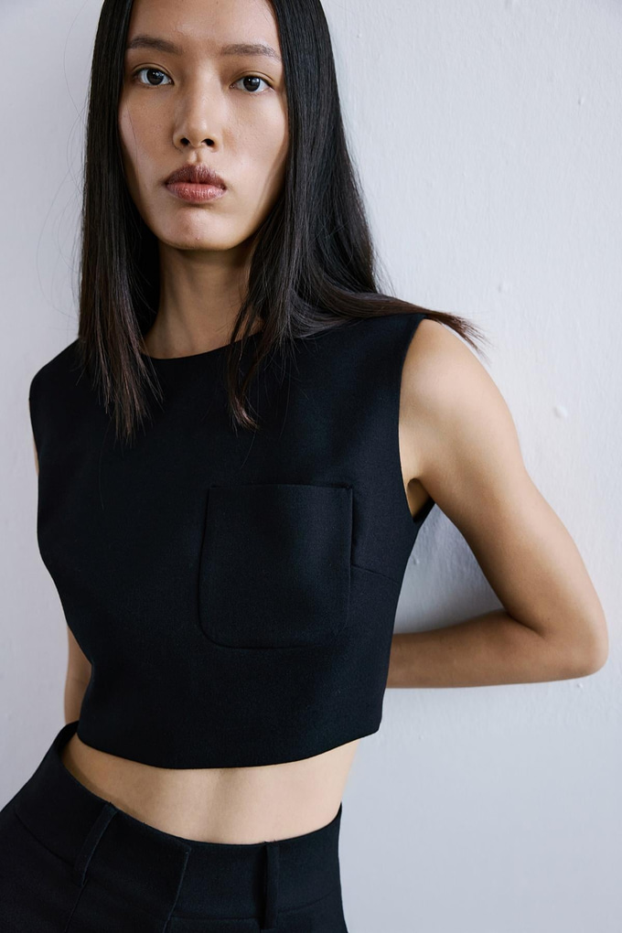 Wool-Textured Crop Black Blouse