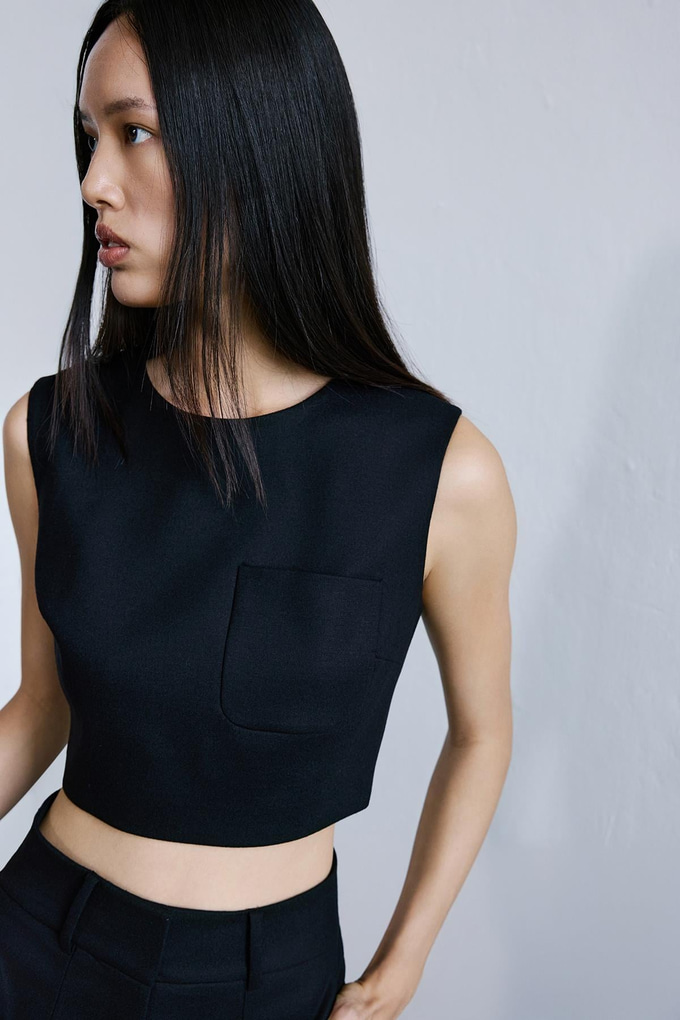 Wool-Textured Crop Black Blouse