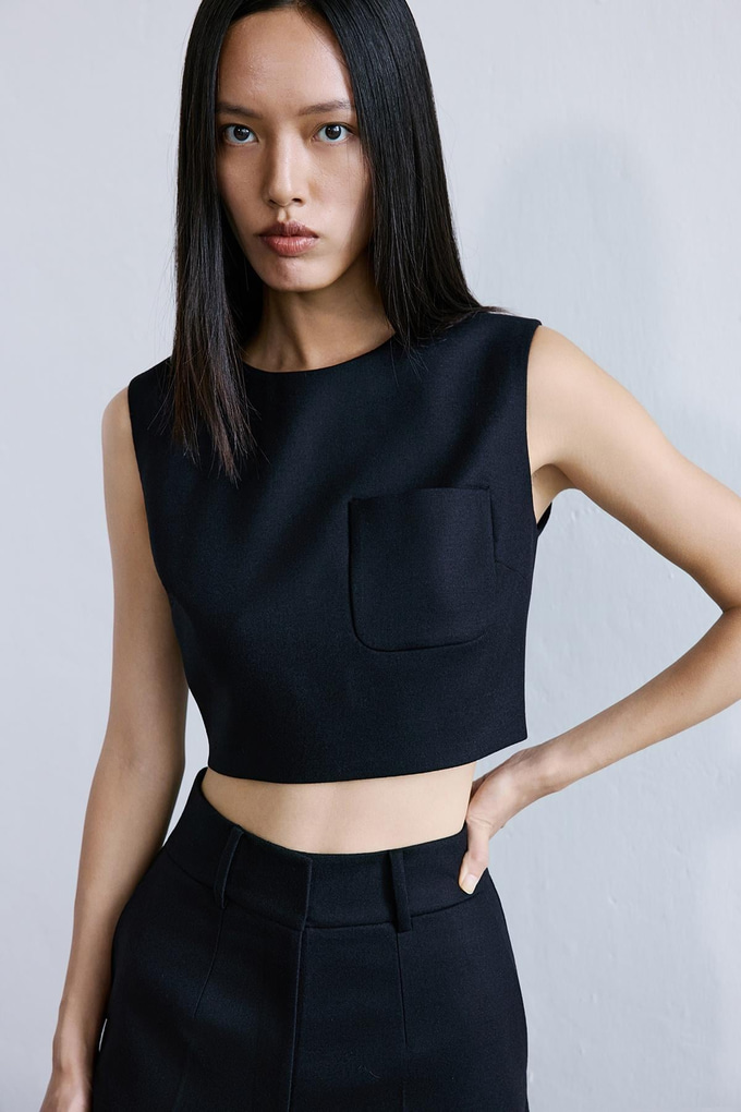 Wool-Textured Crop Black Blouse