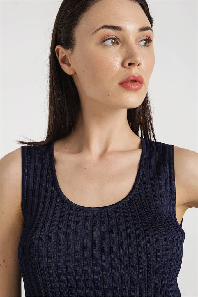10780086 Lacivert Triko Atlet