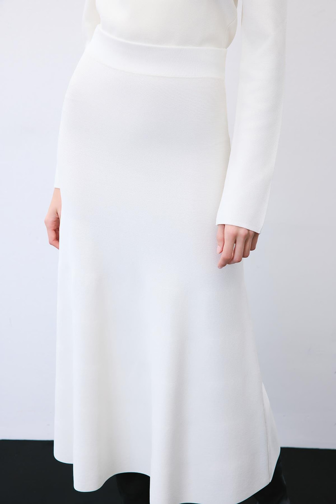 Ecru Knit Midi Skirt with Elastic Waist