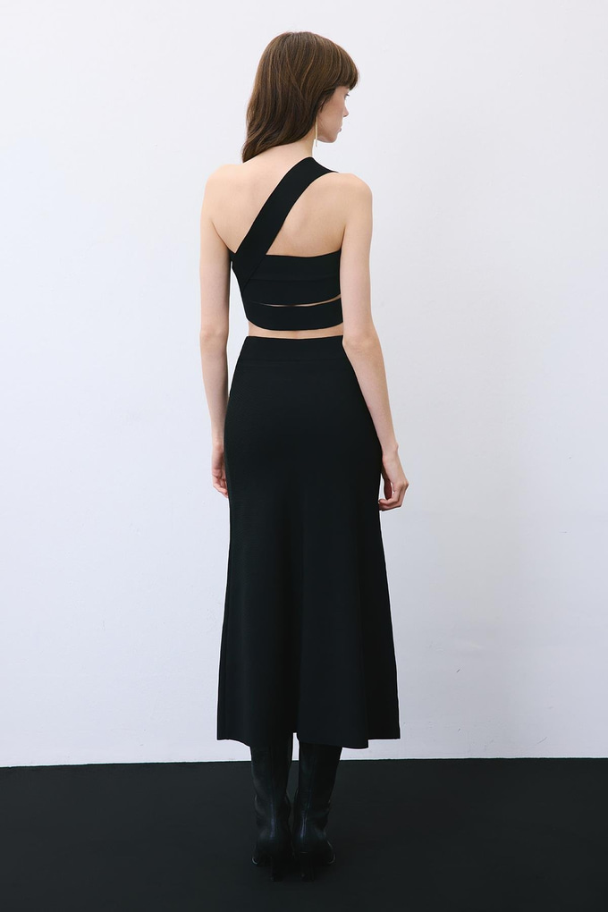 Black Knit Midi Skirt with Elastic Waist