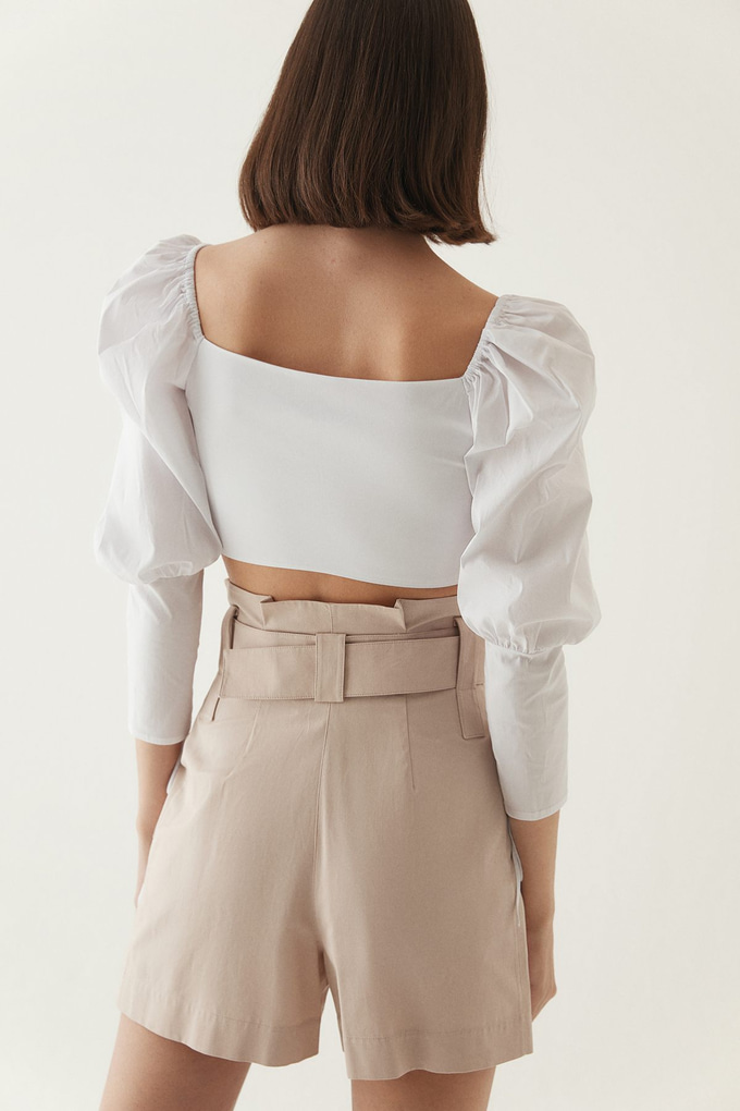 Beyaz Çapraz Bağcık Detaylı Crop Bluz