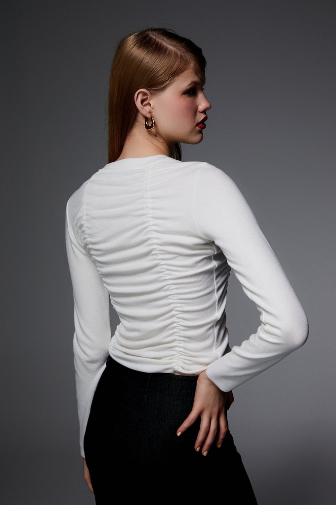 Büzgü Detaylı Ekru Crop Kazak