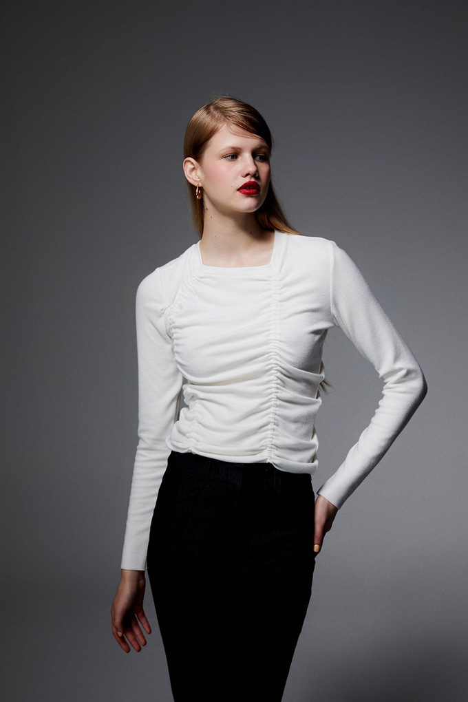Büzgü Detaylı Ekru Crop Kazak