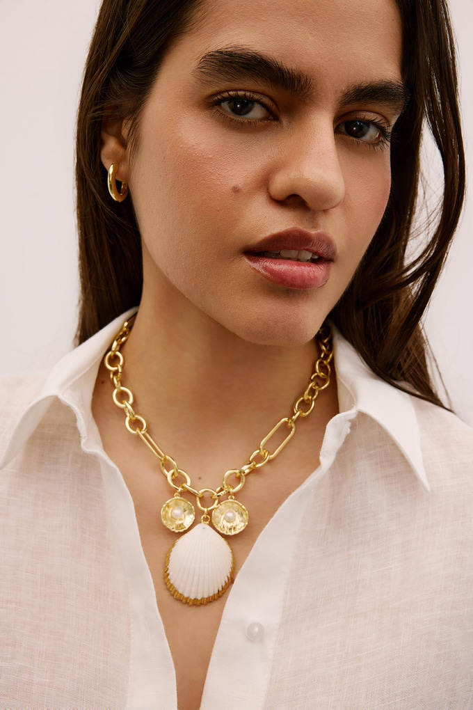 Seashell Detailed Gold Necklace  