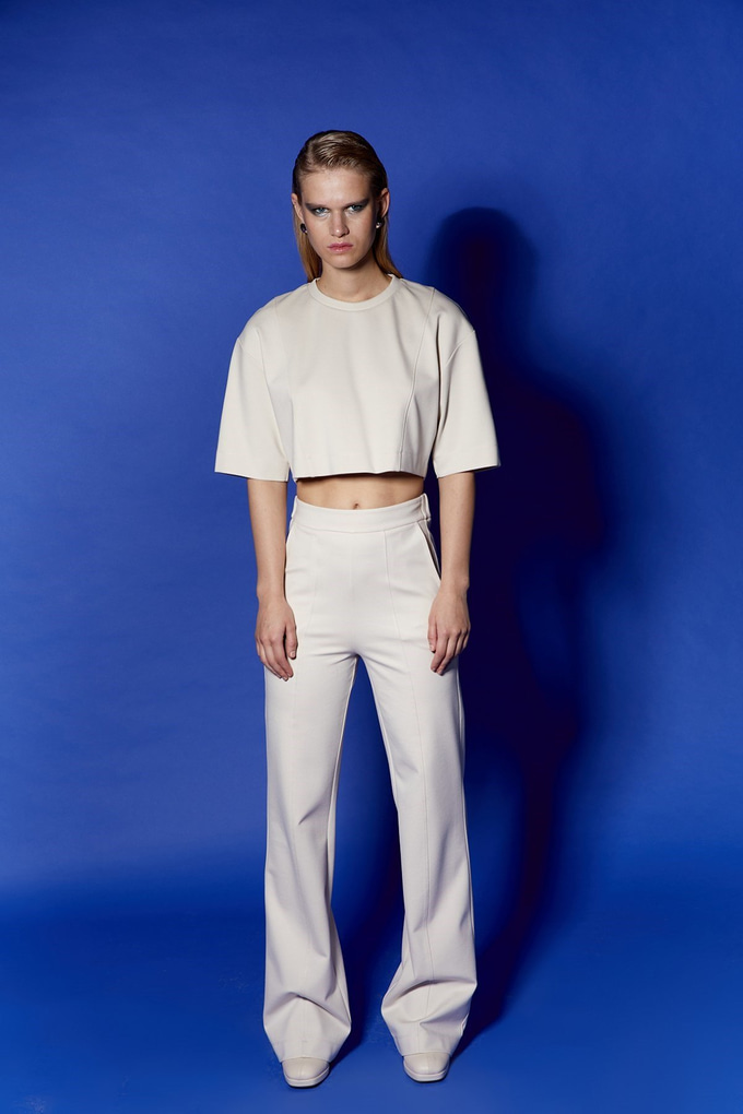 Ekru Basic Crop T-Shirt