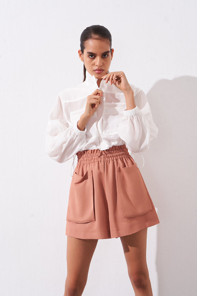 Ekru Fermuarlı Dik Yaka Crop Fit Ceket